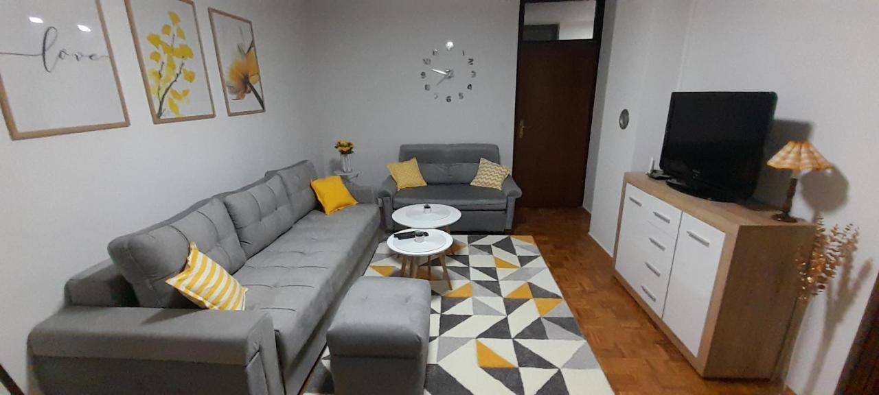 Cozy And Sunny Apartment Near The Airport SJJ Exterior photo