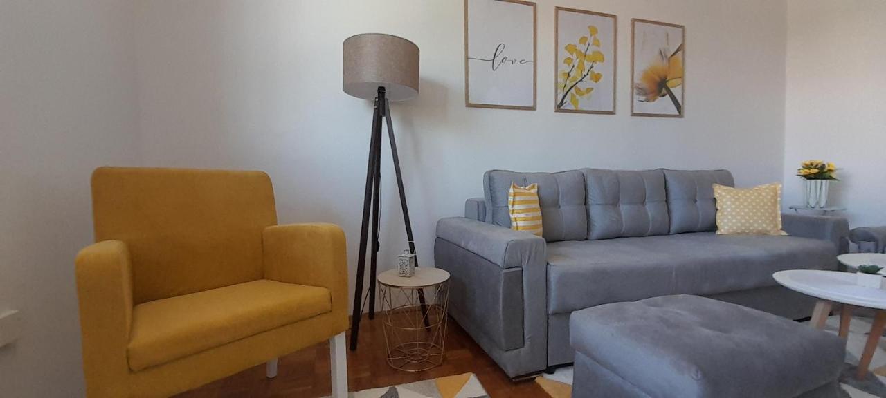 Cozy And Sunny Apartment Near The Airport SJJ Exterior photo